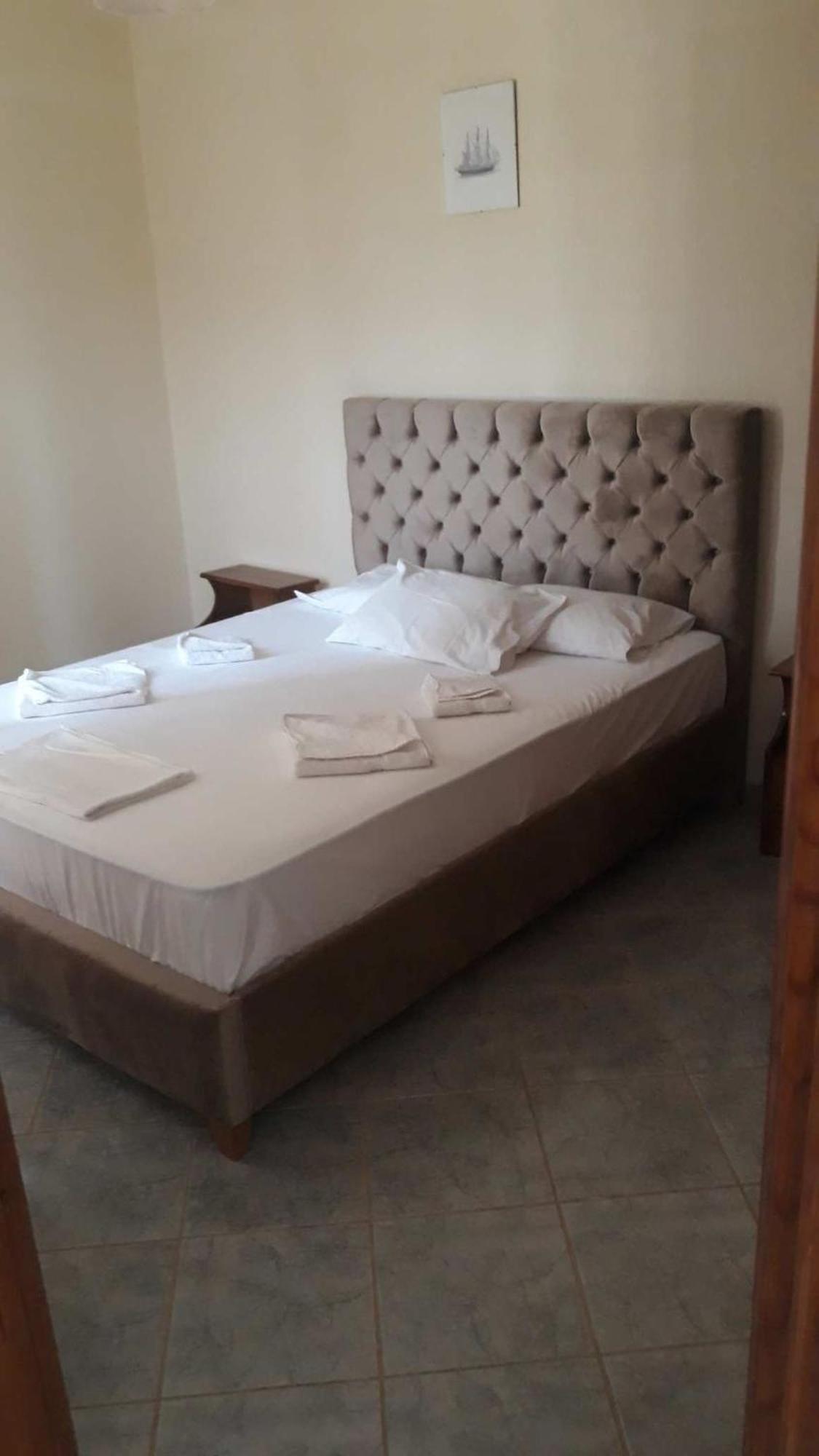 Pella Apartments Σίσσι Εξωτερικό φωτογραφία