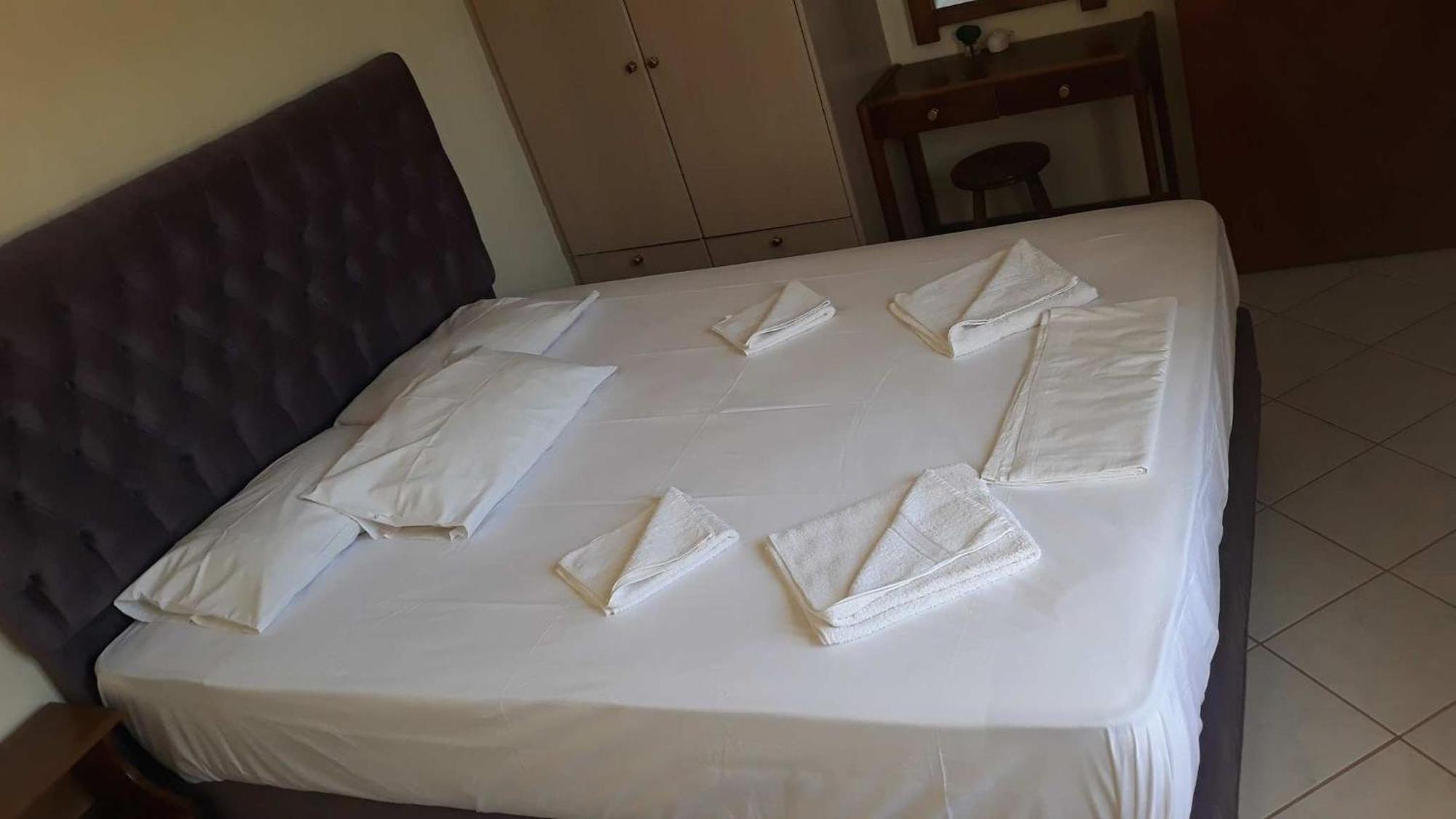 Pella Apartments Σίσσι Εξωτερικό φωτογραφία